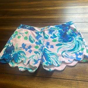 EUC Lily Pulitzer Scalloped shorts